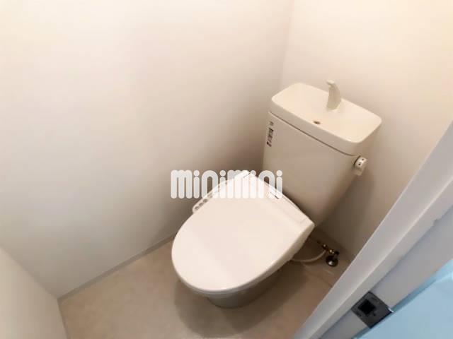 トイレ　温水洗浄便座付きのトイレ