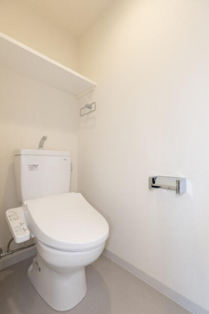 トイレ　※写真は同タイプ住戸です。