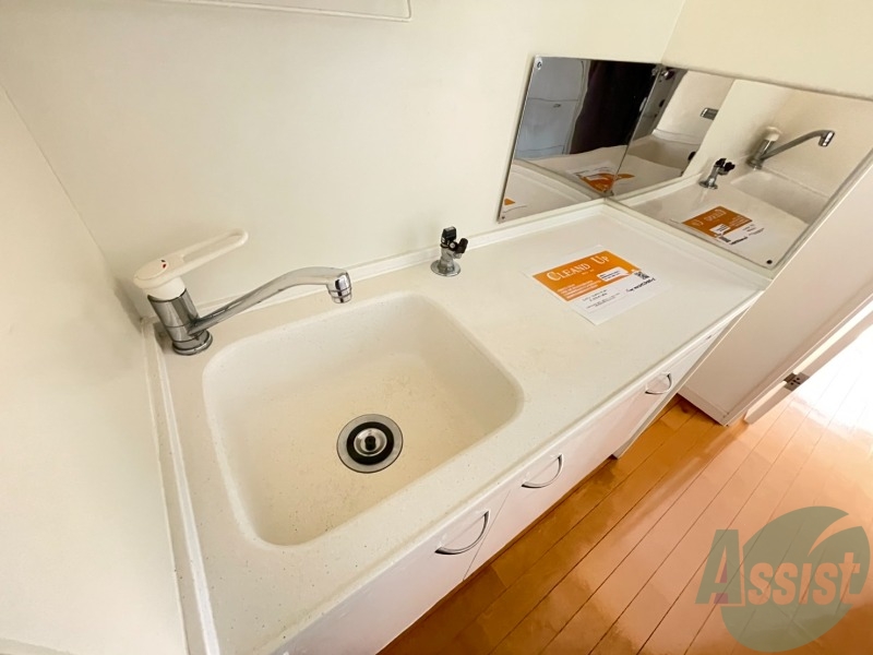 キッチン　キッチンにはガスコンロを設置して使用してください。