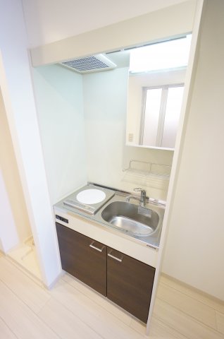 キッチン　※同物件・反転タイプの写真です。