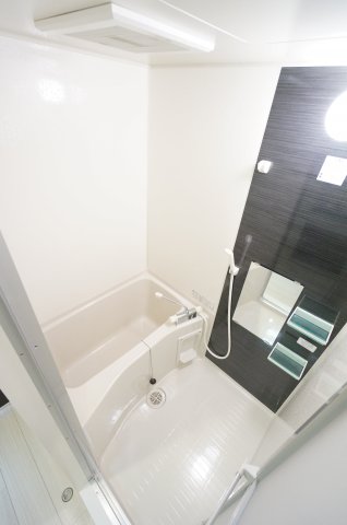 バス・シャワールーム　※同物件・反転タイプの写真です。