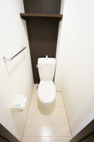 トイレ　※同物件・反転タイプの写真です。