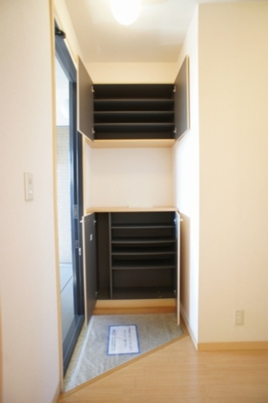 玄関　図面と現状に相違がある場合には現状を優先