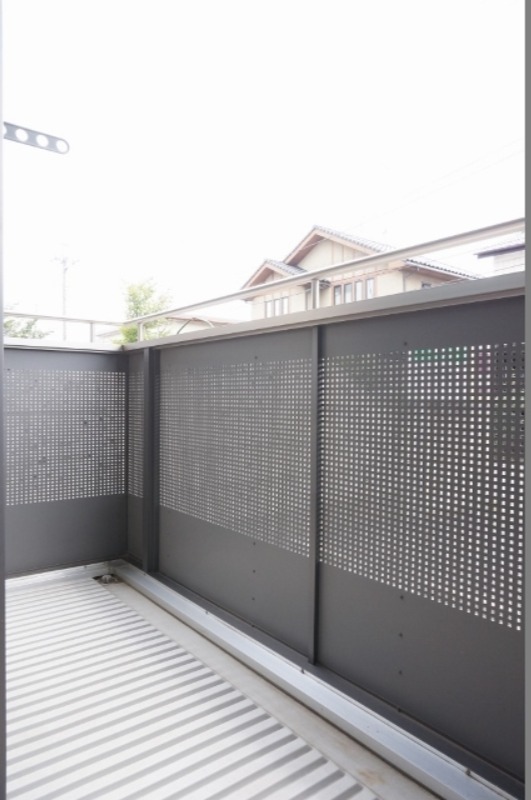 バルコニー　図面と現状に相違がある場合には現状を優先