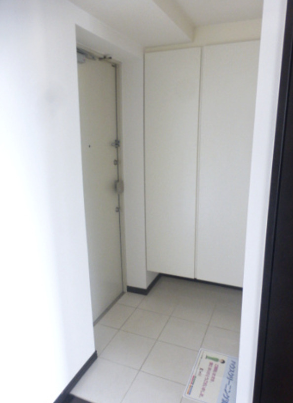 玄関　収納もある玄関です