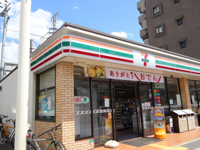 コンビニ　セブンイレブン（コンビニ）まで162m