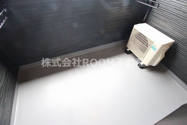 バルコニー　バルコニーからの眺めを楽しみながら食事をしませんか