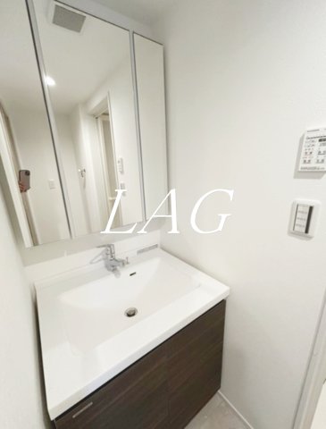 洗面設備　独立洗面台です。