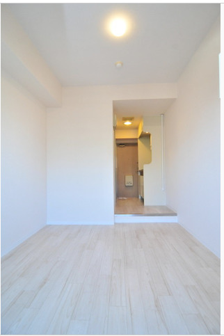 その他部屋・スペース　玄関から