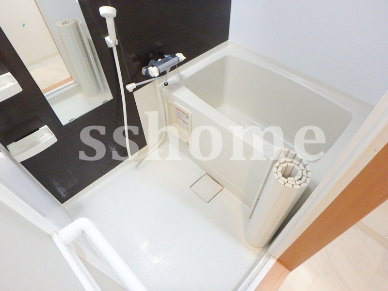 バス・シャワールーム　ゆったり入れるバスルーム