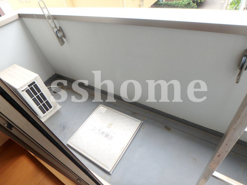 バルコニー　明るいバルコニー