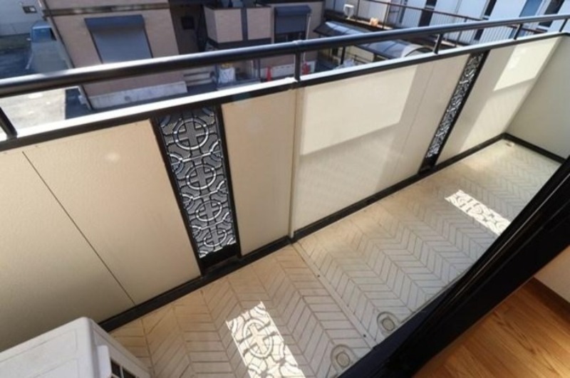 バルコニー　図面と現状に相違がある場合には現状を優先