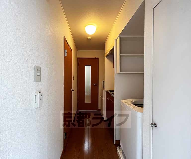 その他部屋・スペース　玄関からすぐ居室に入れます。