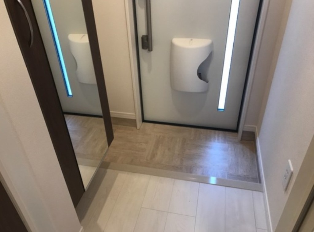 玄関　同施工会社参考写真