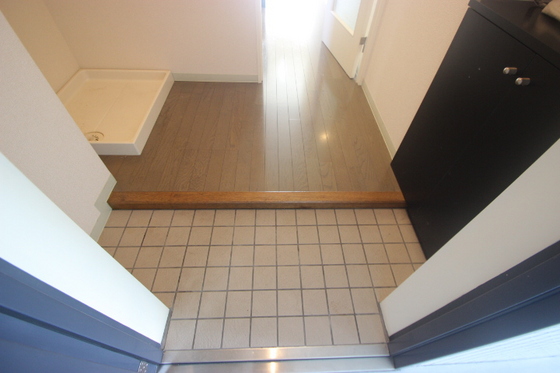 玄関　※別部屋の写真です