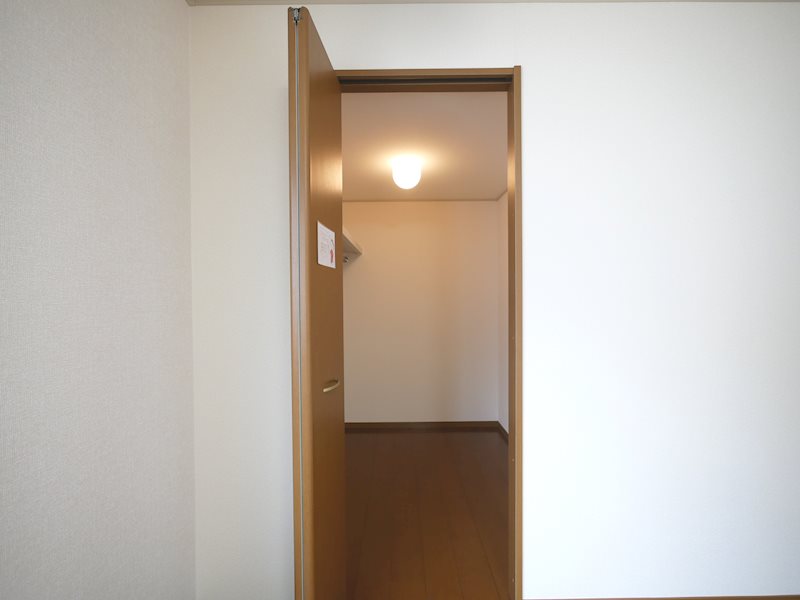 収納　ウォークインクローゼット