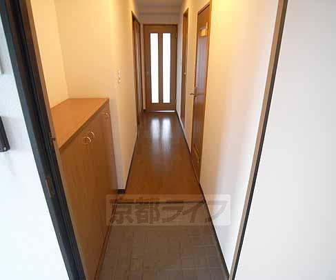 玄関　横にシューズボックス付いてます