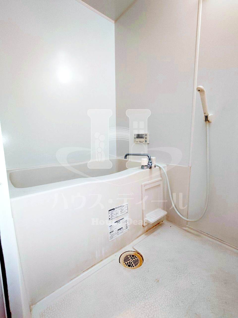 バス・シャワールーム　落ち着いた空間のお風呂です