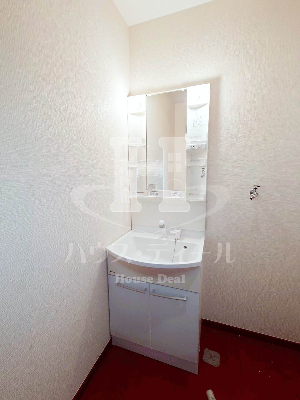 洗面設備　独立洗面台です