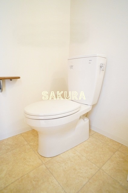 トイレ　落ち着いた色調のトイレです♪