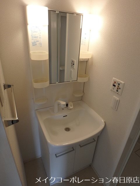 洗面設備　写真は同型タイプ