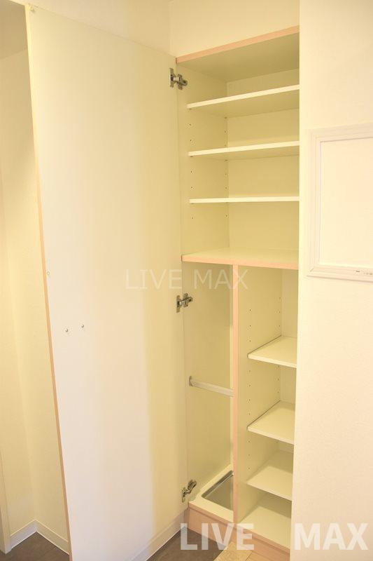 収納　シューズボックス