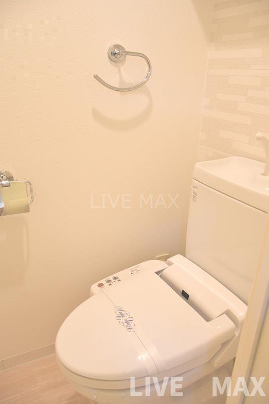 トイレ　ウォシュレット付き
