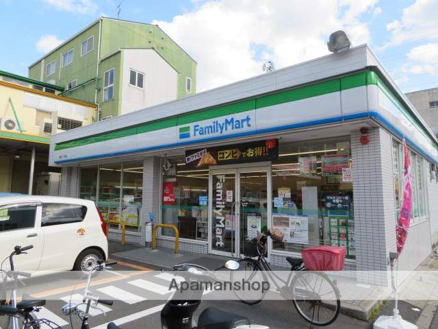 コンビニ　ファミリーマート（コンビニ）まで182m