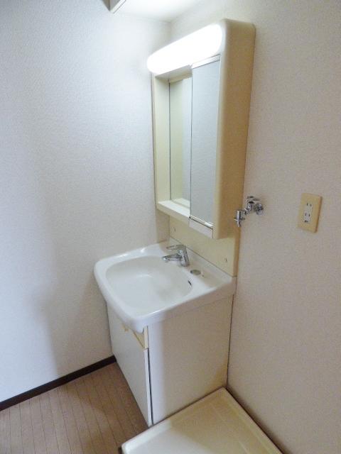 洗面設備　参考写真（303号室）