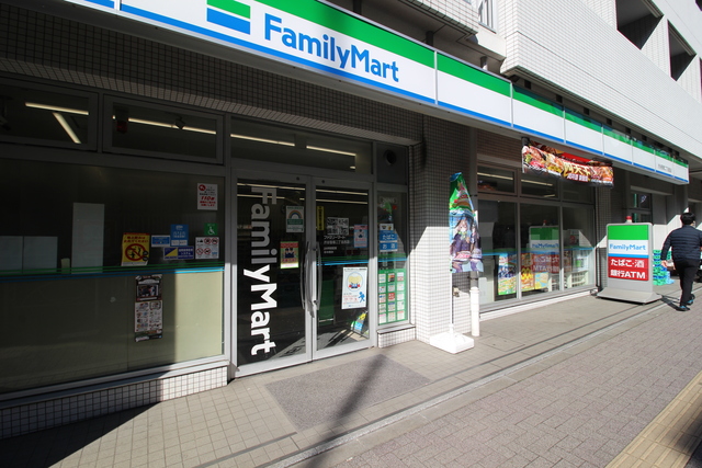 コンビニ　ファミリーマート笹塚二丁目店（コンビニ）まで275m