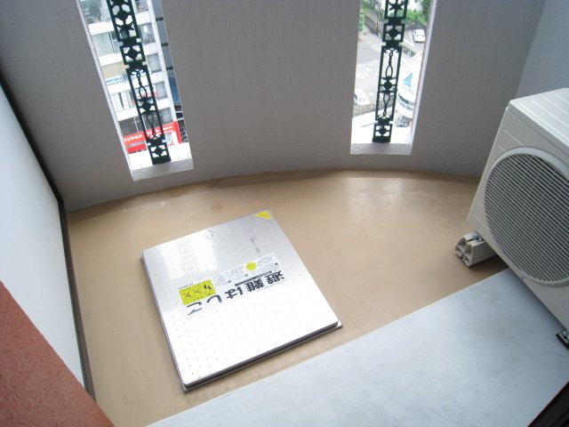 バルコニー　同物件別号室の写真です。