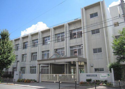 小学校　築港小学校（小学校）まで526m