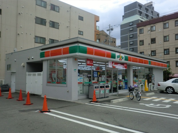 コンビニ　サンクス東三国（コンビニ）まで283m