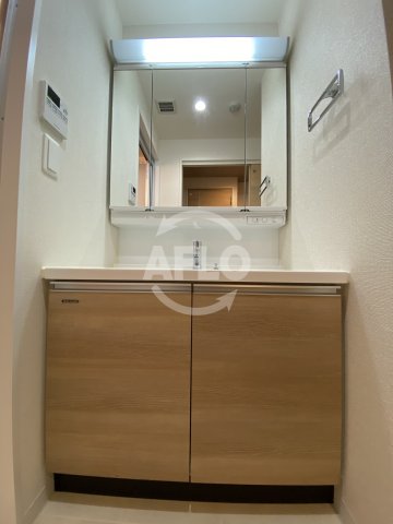 洗面設備　ラルーチェ北梅田　洗面脱衣室