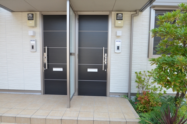 エントランス　玄関前