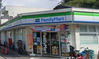 コンビニ　ファミリーマート逗子小坪店（コンビニ）まで94m