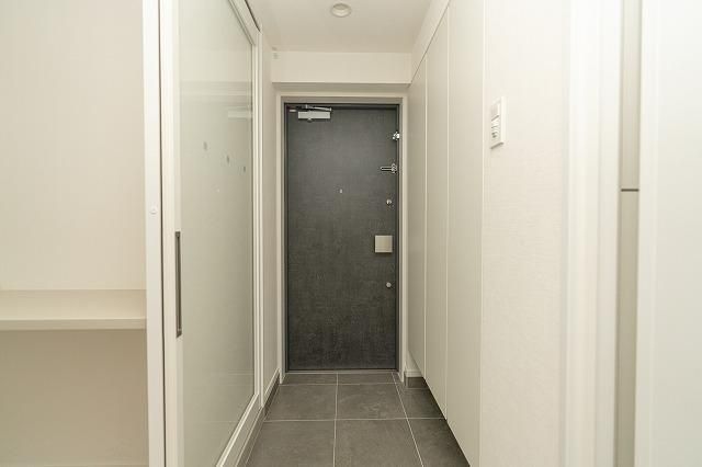 玄関　家具家電付きです　退去時に要撤去となります。