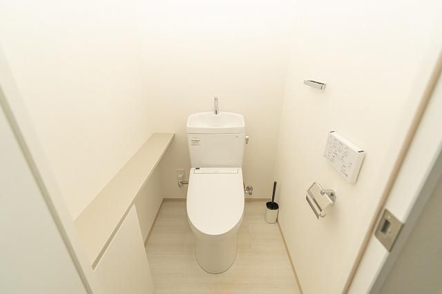 トイレ　家具家電付きです　退去時に要撤去となります。