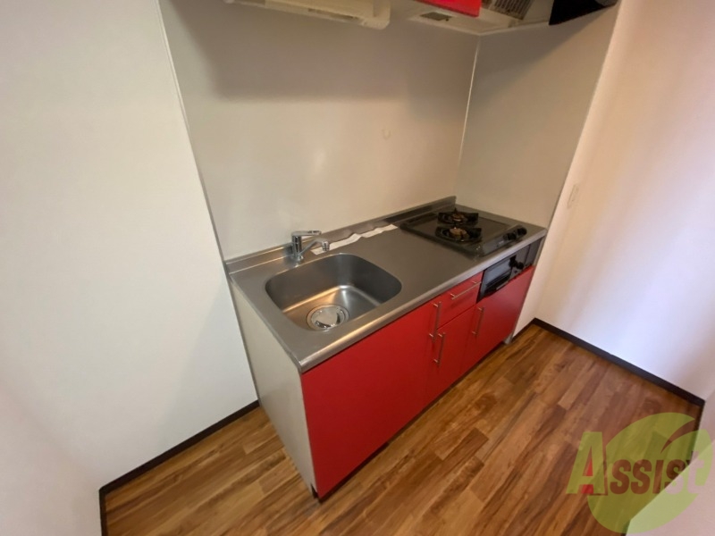 キッチン　システムキッチン。グリル付きでお魚も焼けますね。