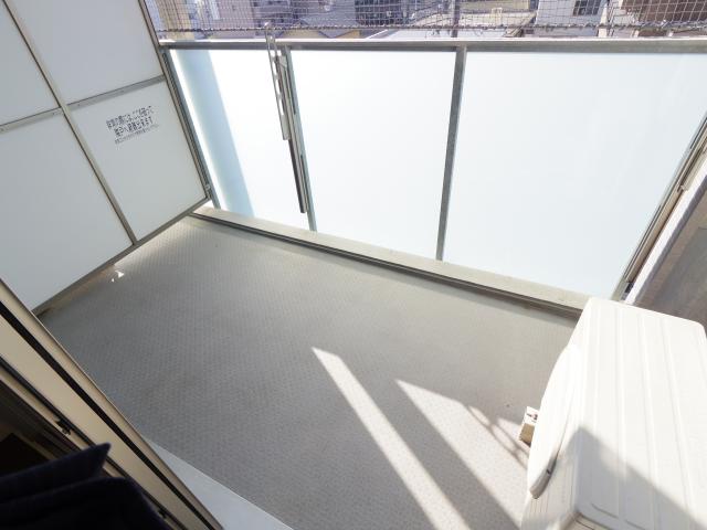 バルコニー　バルコニーからの眺めを楽しみながら食事をしませんか