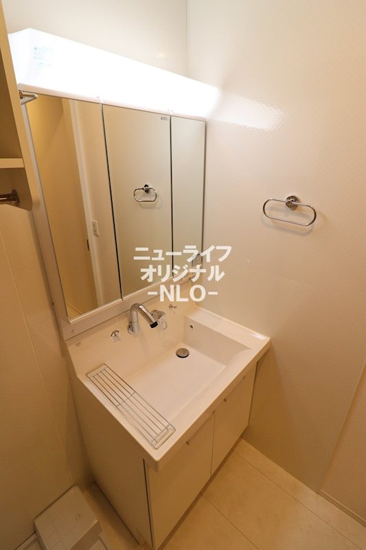 洗面設備　※同タイプ別室参照、現況を優先致します。