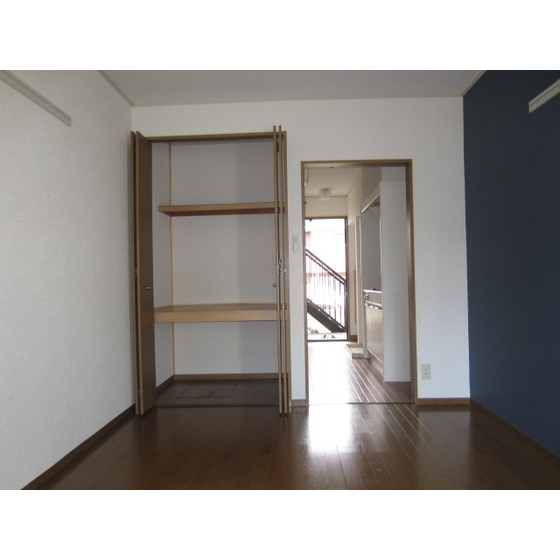 居室・リビング　こちらのリビングで趣味の時間をお楽しみください