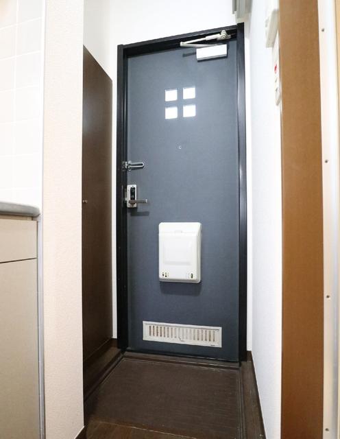 玄関　玄関　※同物件・同仕様画像