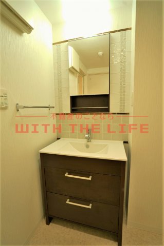 洗面設備　独立洗面台で身支度をすべて済ませてしまいましょう