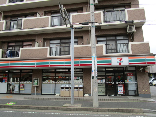 コンビニ　セブンイレブン船橋塚田駅前店（コンビニ）まで381m