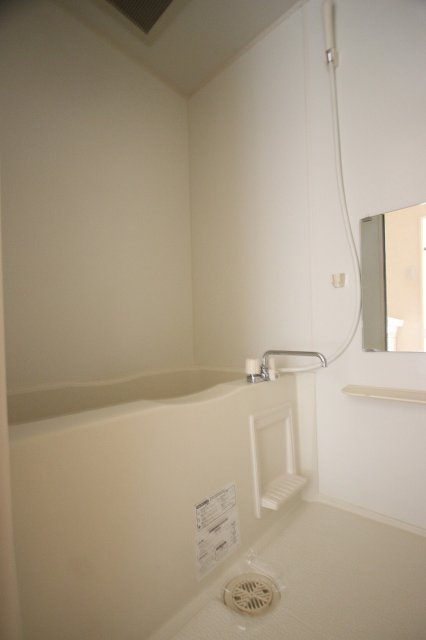 バス・シャワールーム　同物件別号室のものです。