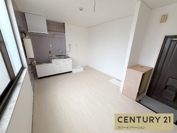 居室・リビング　★きれいな内装です！★