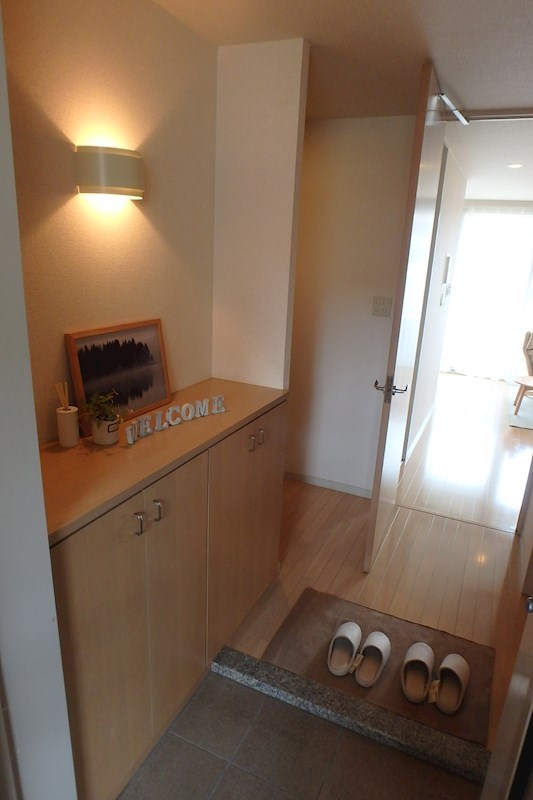 玄関　モデルルーム写真※家具は付きません