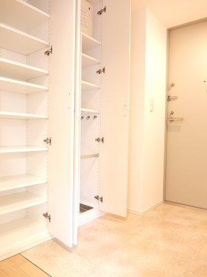 玄関　落ち着いた玄関です