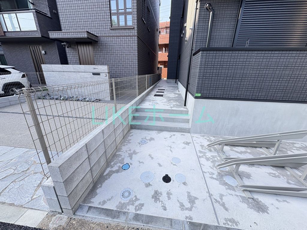 エントランス　バルコニー